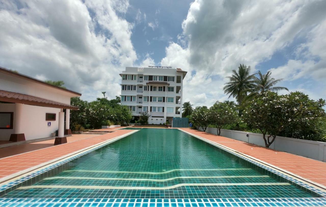 Khanom Sea Breeze Apartment Kültér fotó